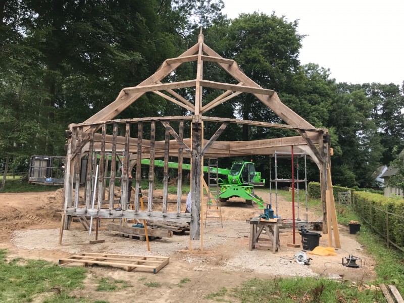 Remontage d’une charpente traditionnelle bois d'un manège