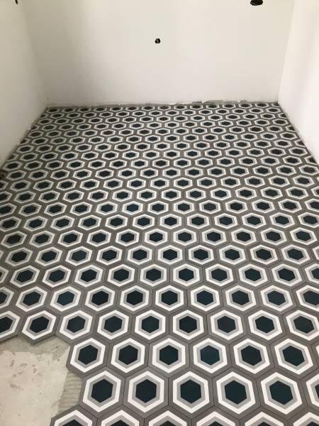 Pose d'un carreau ciment dans une cuisine - Ourville-en-Caux