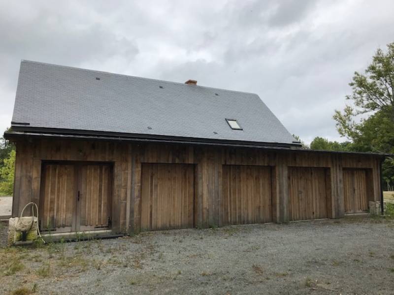 Bardage et portes de garage