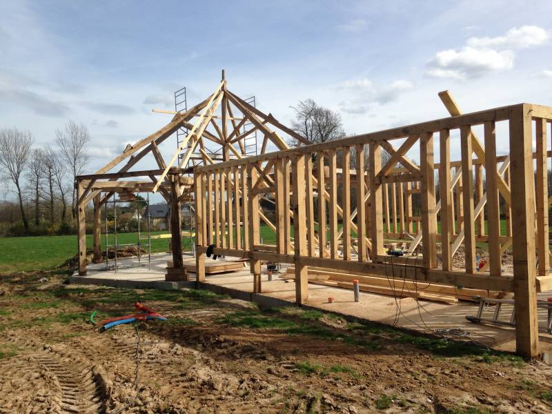 Charpente traditionnelle et réhabilitation ancien manège près de Fauville-en-Caux
