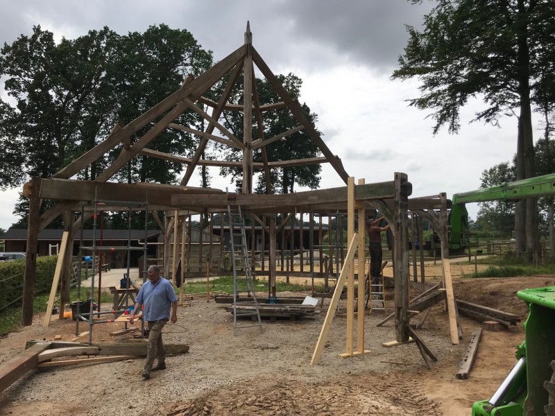 Remontage d’une charpente traditionnelle bois d'un manège